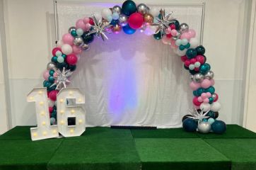 Sweet 16 Marque Stage Decor