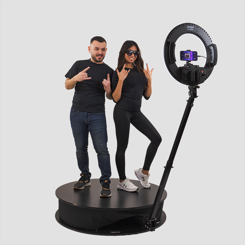 360 Selfie Booth (Revospin360)